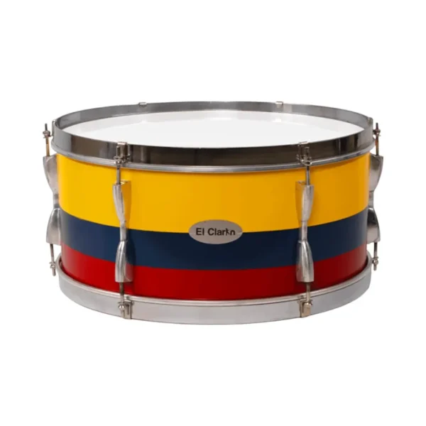 Bombo color tricolor amarillo azul y rojo con correa y golpeador fabricado por musicales el clarin en madera herraje en aluminio especial para batucada banda marcial barra deportiva papayera o musica folclorica