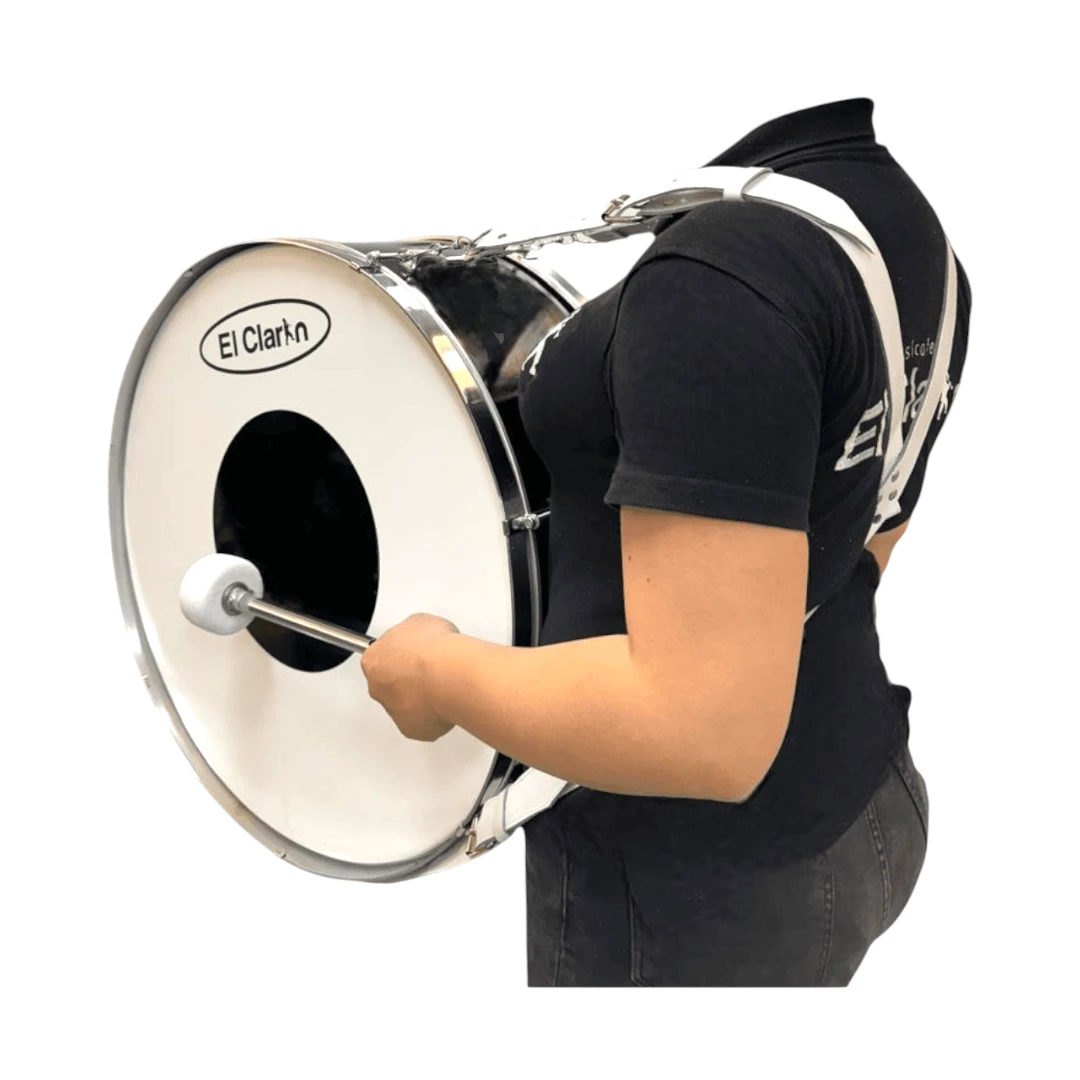 correa en cuero para bombo, es una correa color blanca cruzada especial para banda marcial batucada barra deportiva papayera y musica folclorica