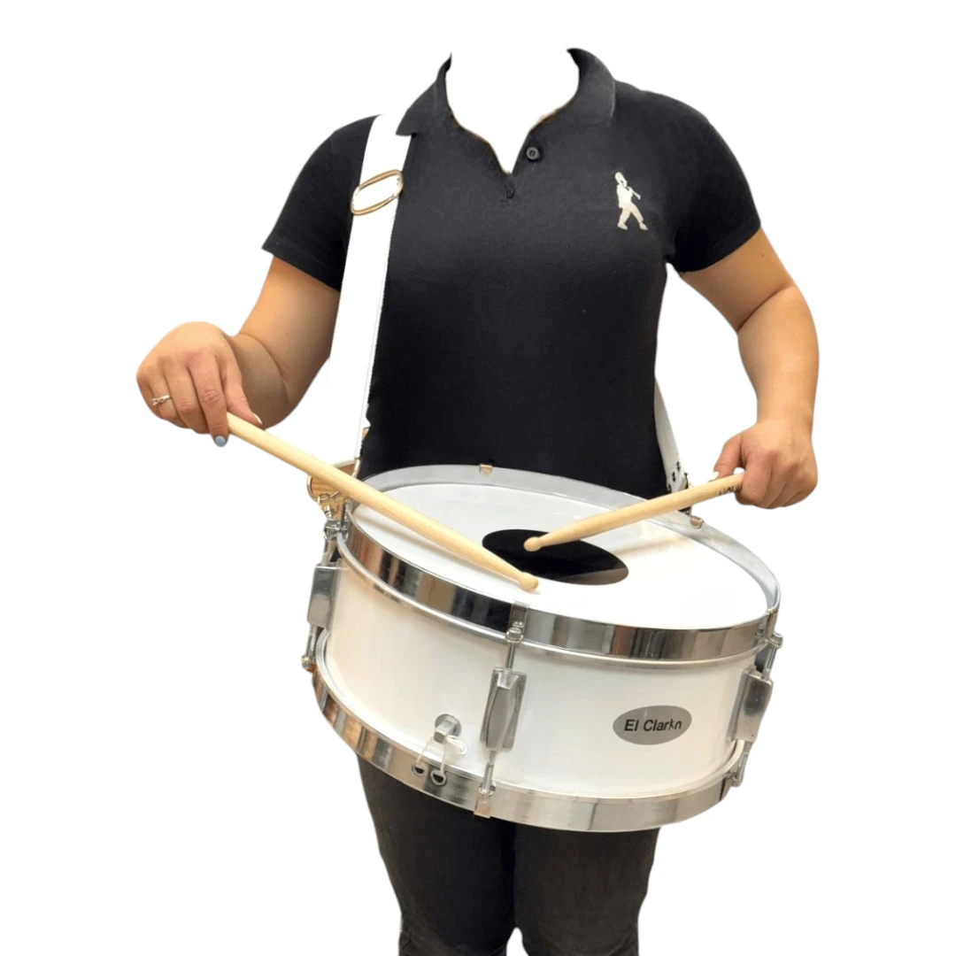 Correa en reata blanca de alta calidad para redoblante, granadera y timba, diseñada por Musicales El Clarín, ideal para músicos en bandas marciales, batucadas y papayeras