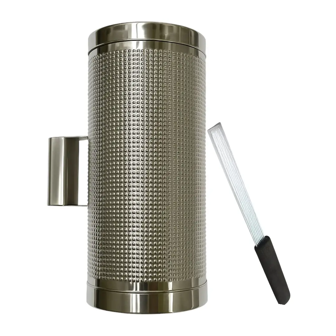 Guiro metalico con trinche talla 17 fabricado por musicales el clarin es un guiro de excelente calidad para bandas marciales, merengue y vallenato