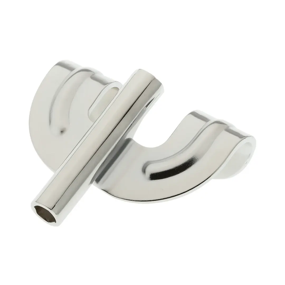 Presilla metálica cromada de alta resistencia para asegurar el aro de bombos en bandas marciales y batucadas. Distribuida por Musicales El Clarín, especialistas en instrumentos de percusión en Colombia.