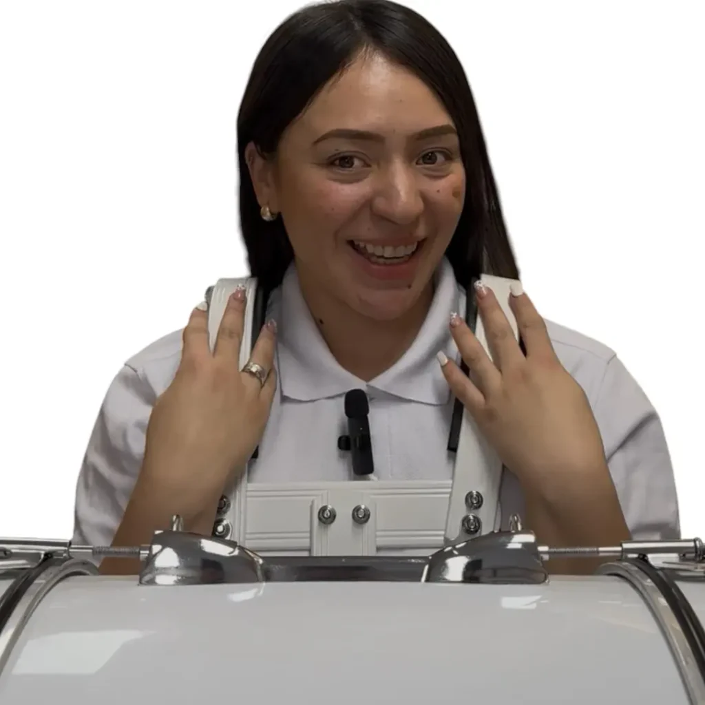 INSTRUMENTOS CON ARNES O CHALECO Y CORREA PARA BANDA MARCIAL